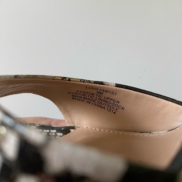 Nwot Steven Madden Luv Gold Snake Heels Size 9M - Picture 5 of 6